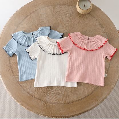 T-shirt da bambina in cotone con colletto a volant. - image 1