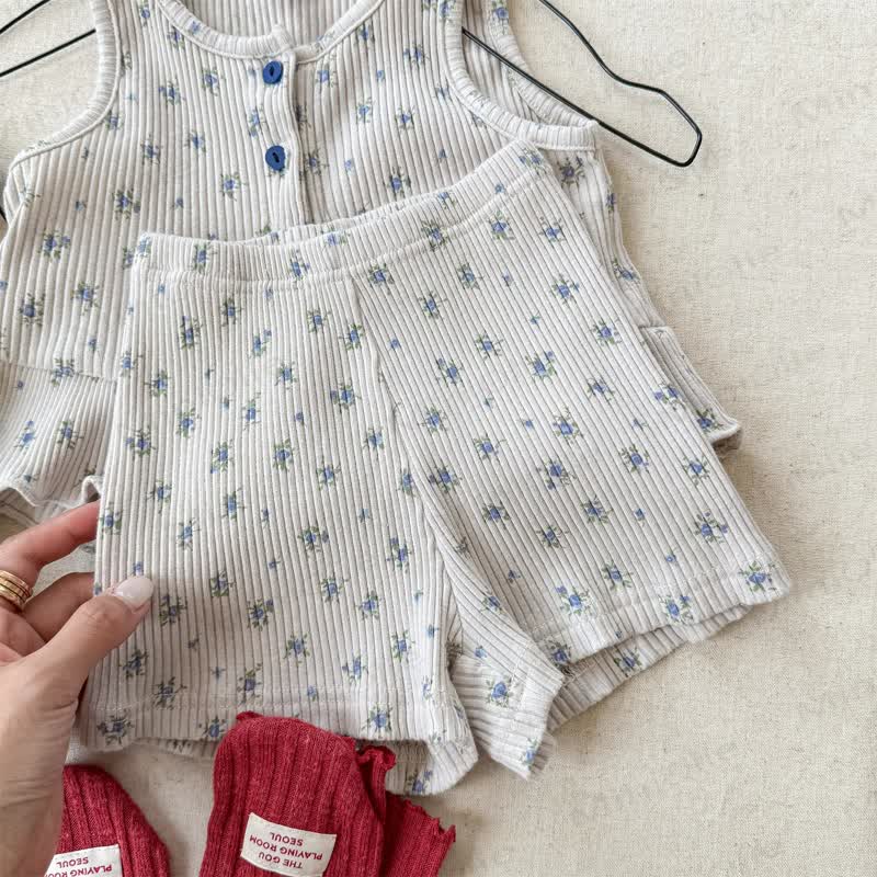 Completo estivo per bambina composto da canotta e pantaloncini in cotone a coste. - image 7