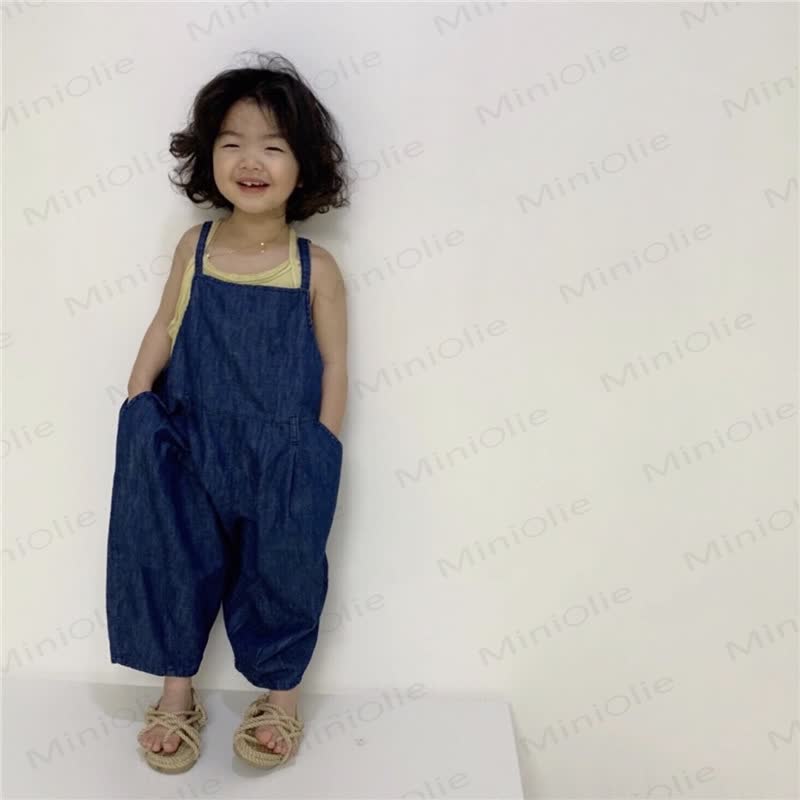 Salopette in denim blu navy tinta unita di cotone per bambini - image 6