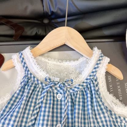 Completo da bambina composto da canotta e pantaloni a quadretti con fiocco in pizzo. - image 3