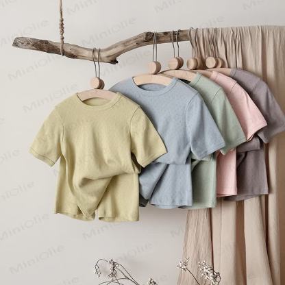 Set pigiama per bambino composto da maglietta e pantaloni in cotone - image 1