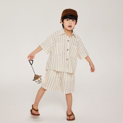 Completo da bambino composto da maglietta a righe e pantaloncini in cotone. - Beige - 8-9T - image 2