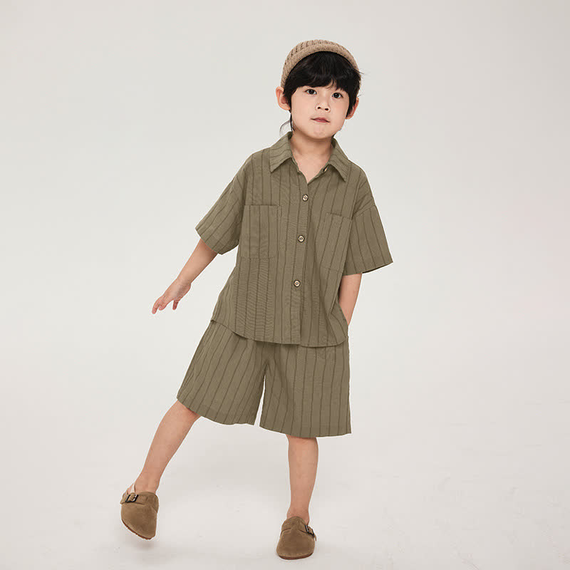 Completo da bambino composto da maglietta a righe e pantaloncini in cotone. - Verde - 8-9T - image 3