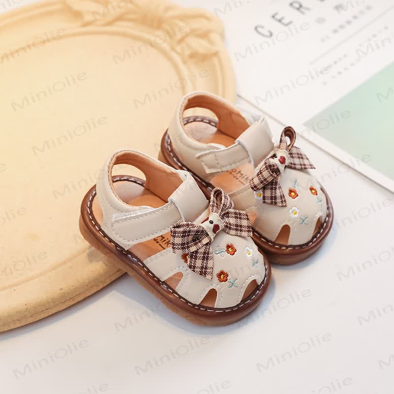 Sandali per bambina con fiocco ricamato - Beige - 6C - image 2