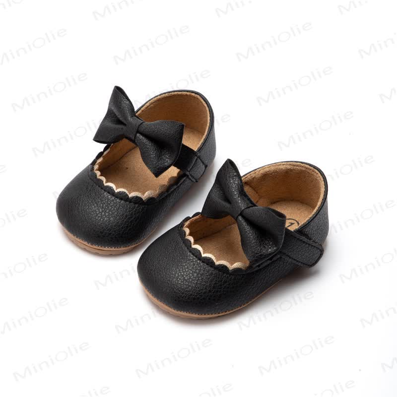 Scarpine da neonata con fiocco per il primo vestito. - image 10