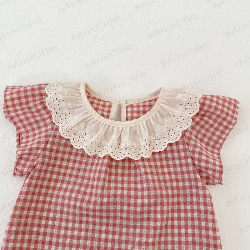 Completo da bambina composto da top e pantaloncini in pizzo a quadretti rosa. - image 4