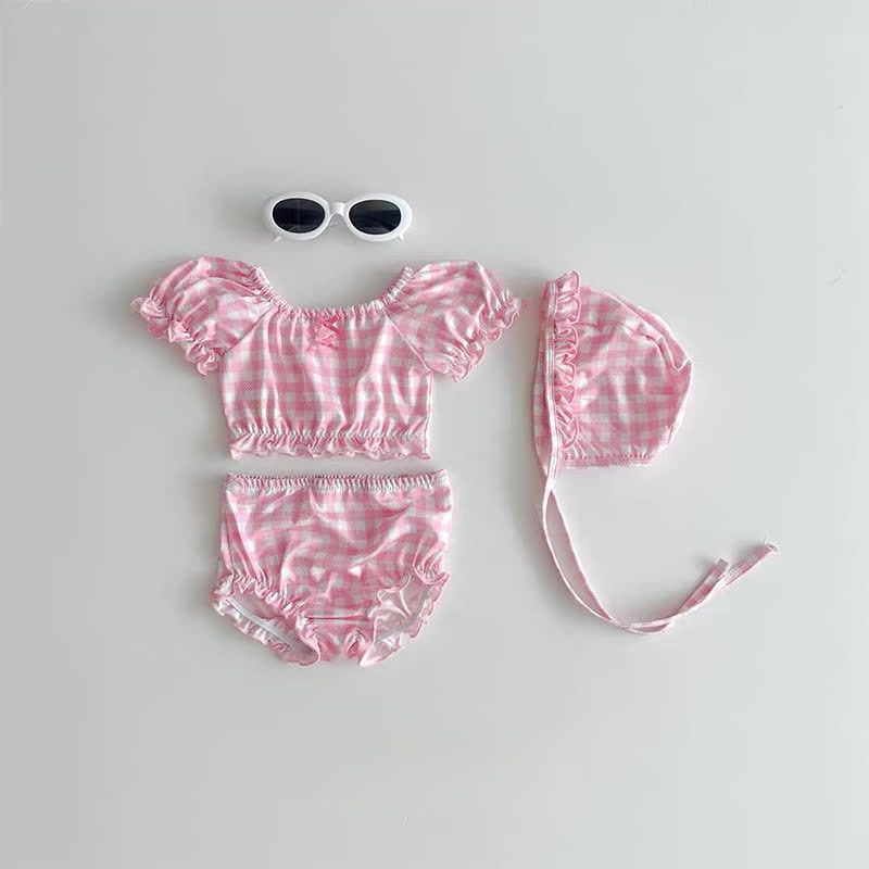 Completo da bagno per bambina con stampa a pois/quadri e volant, completo di cappellino. - Quadri rosa - 2-3T - image 3