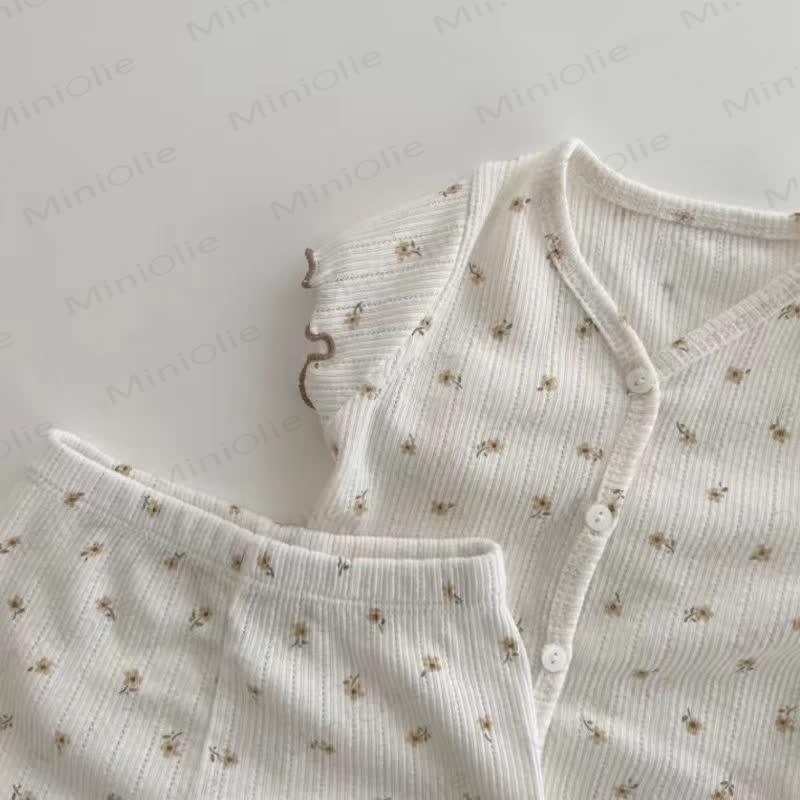 Completo pigiama da bambina in cotone con canotta e pantaloncini a stampa floreale. - image 4