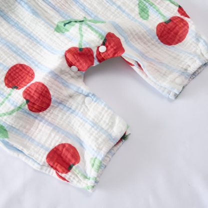 Tutina a righe blu con stampa integrale Baby Cherry e cappellino - image 5