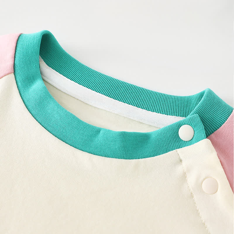 T-shirt raglan con bottoni sulle spalle per neonati e bambini piccoli - image 6