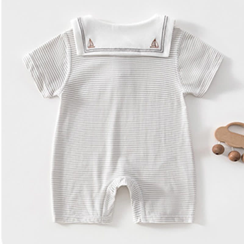 TI AMO BAMBINO Tutina a righe con colletto da marinaio e barca a vela - image 3