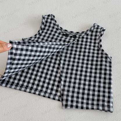 Completo da bambina composto da canotta e pantaloni in cotone a quadretti. - image 7