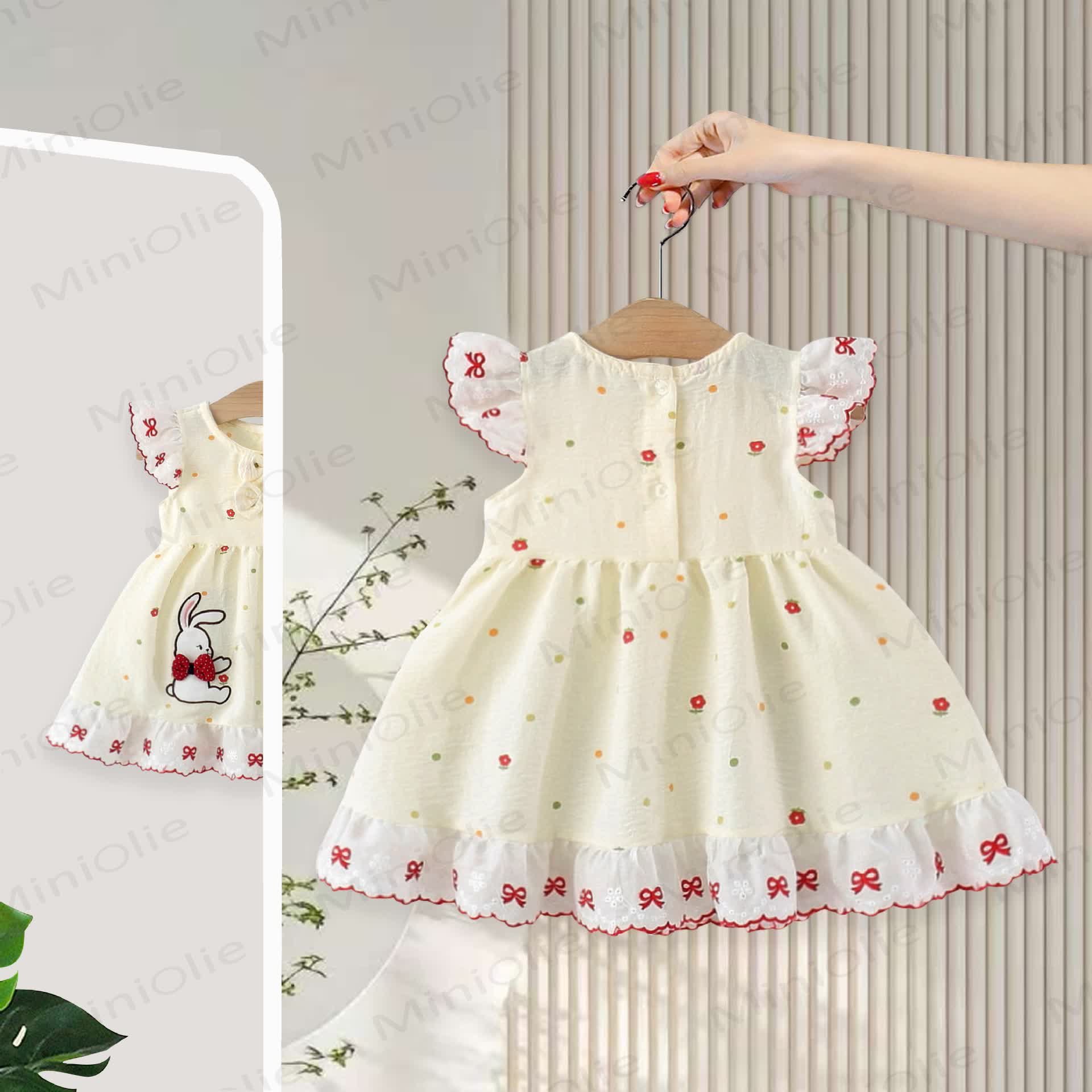 Vestitino da bambina con coniglietto, fiocco, pois e maniche a volant. - image 2