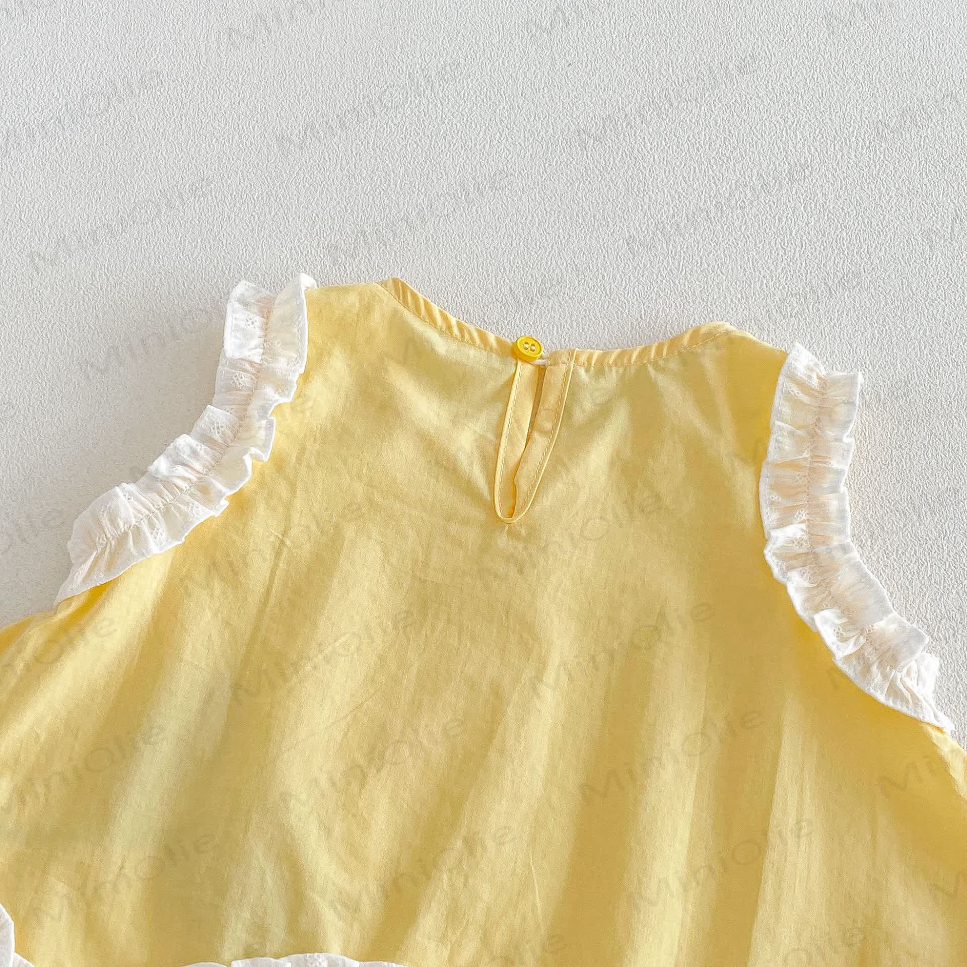 Canotta con volant a margherite per bambine, salopette floreale o pantaloncini bianchi a tinta unita. - image 9