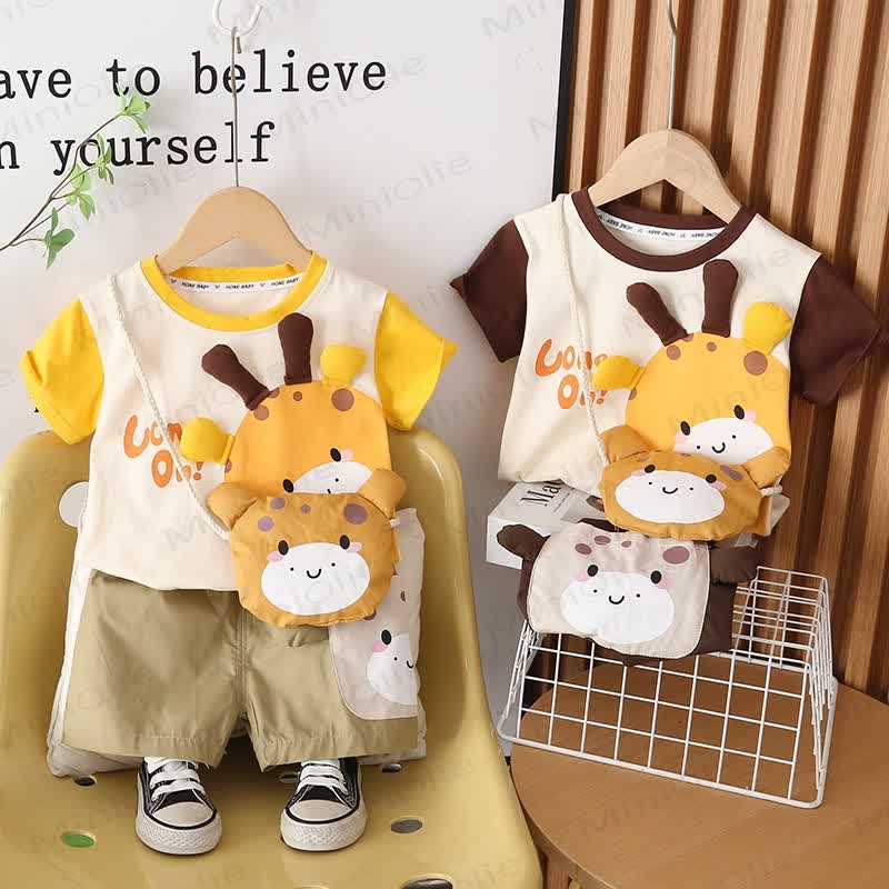 Completo da bambino con maglietta e pantaloncini della collezione Animali, con borsa a forma di orsetto di peluche. - image 1