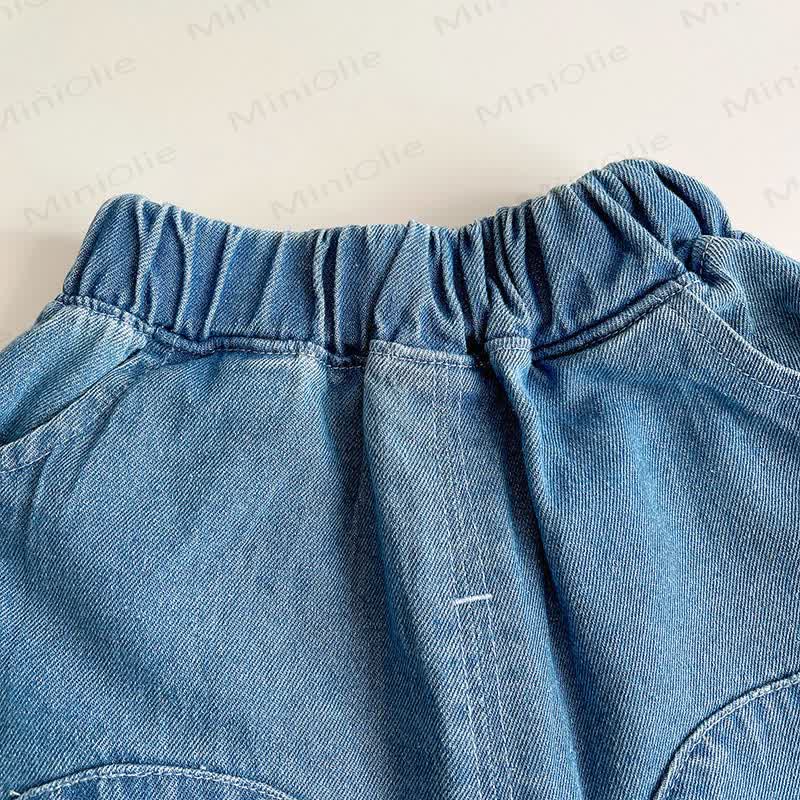 Completo da bambino composto da maglietta a righe e pantaloncini di jeans. - image 9