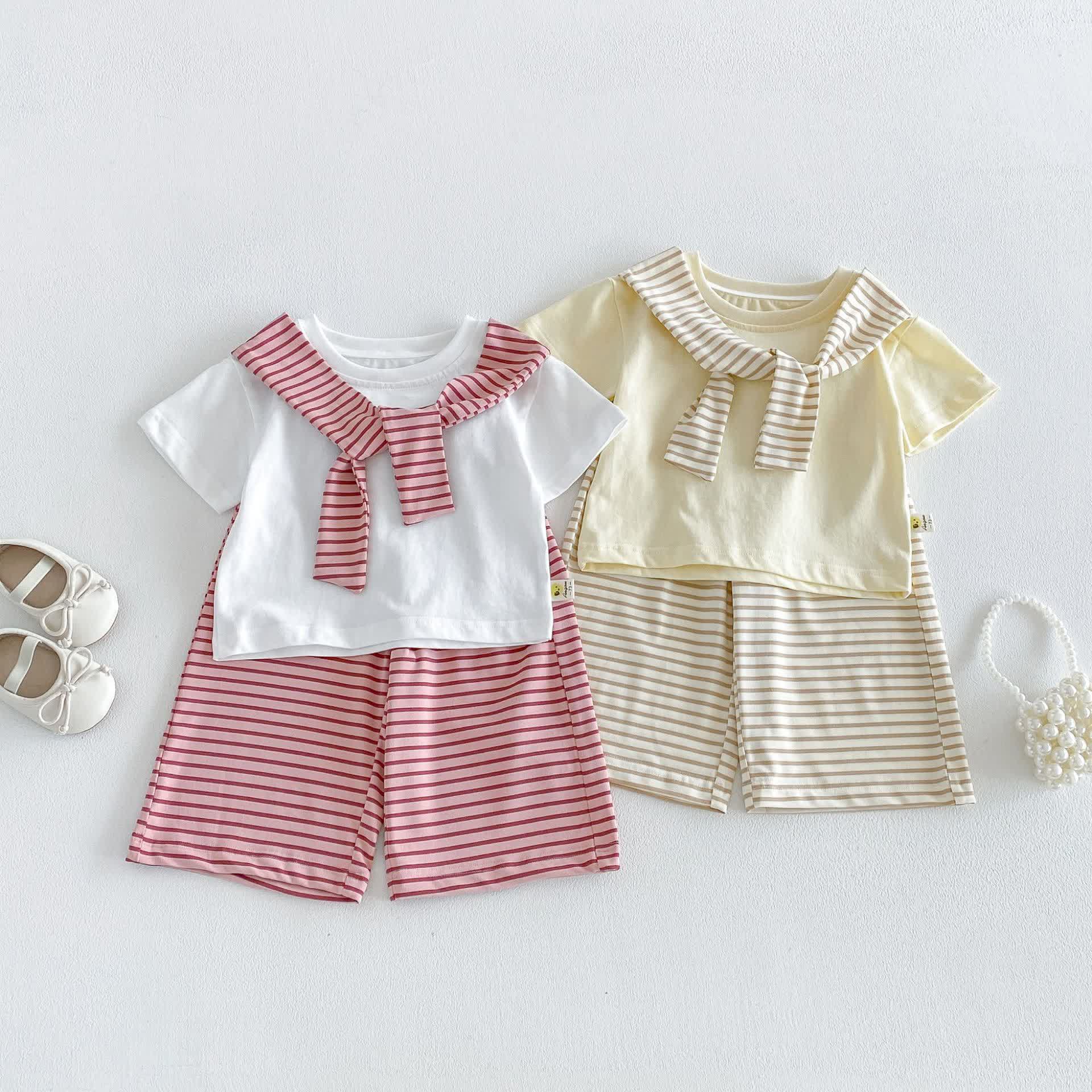 Completo a maniche corte a righe per neonati e bambini piccoli - image 1