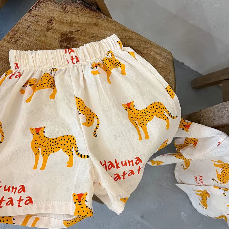 Completo per bambino composto da maglietta e pantaloncini in cotone con stampa leopardata. - image 3
