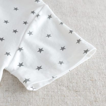 T-shirt casual per neonati con stampa a stelle - image 7