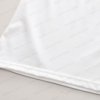 Completo da neonato composto da maglietta con stampa di dinosauri e pantaloncini con bretelle, due pezzi. - image 7