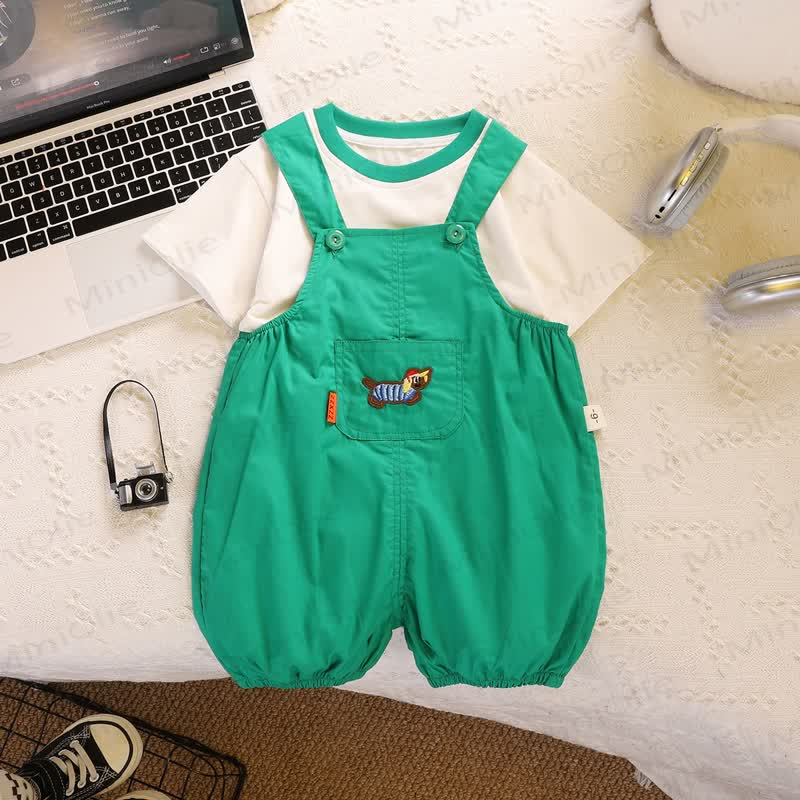 Completo da bambino composto da maglietta con stampa di bassotto e pantaloncini con bretelle, due pezzi. - image 4