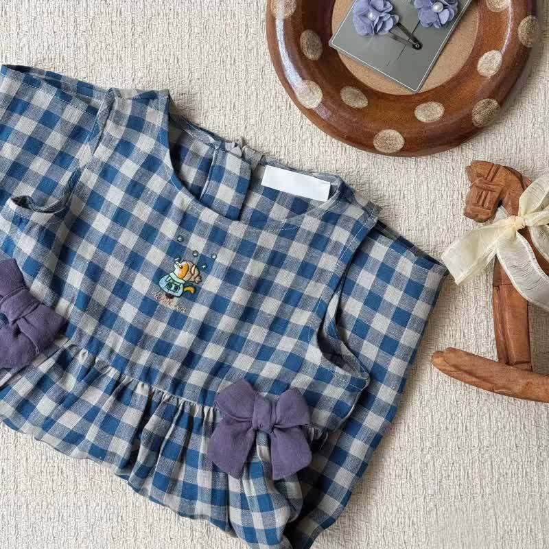 Vestito senza maniche a quadri blu con fiocco per bambina - image 2