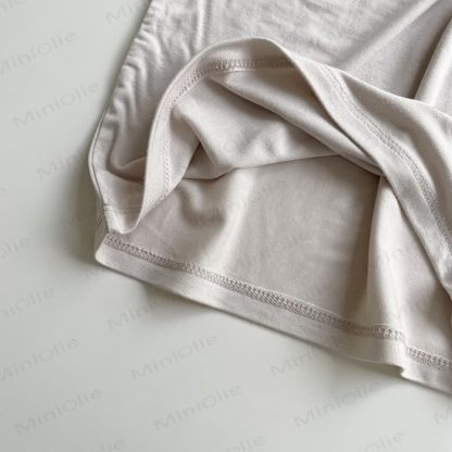Completo per bambina composto da maglietta e pantaloncini in morbido cotone. - image 11