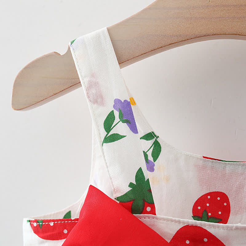 Vestitino con fiocco e stampa di fragole per bambina, completo di cappellino. - image 9