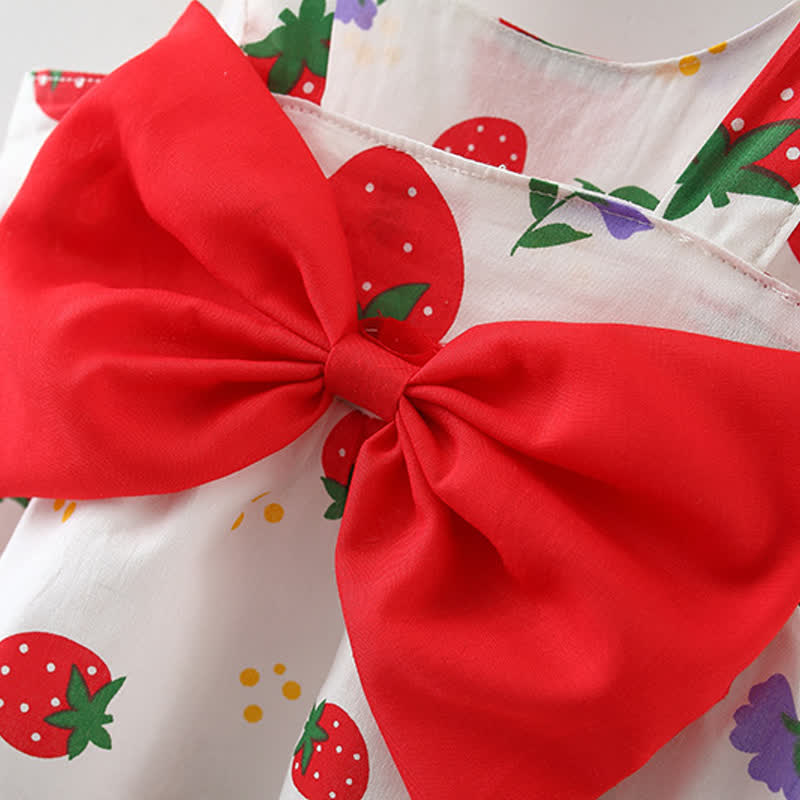 Vestitino con fiocco e stampa di fragole per bambina, completo di cappellino. - image 10