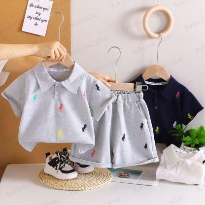 Completo da bambino con polo e pantaloncini con stampa pony. - Grigio - 4-5T - image 2