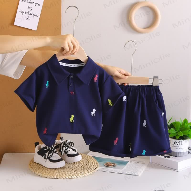 Completo da bambino con polo e pantaloncini con stampa pony. - Marina - 4-5T - image 3