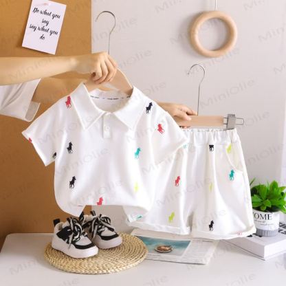 Completo da bambino con polo e pantaloncini con stampa pony. - Bianco - 4-5T - image 1