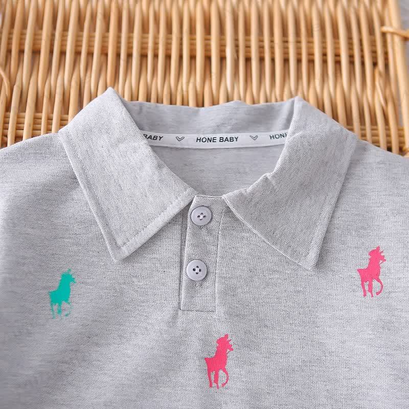 Completo da bambino con polo e pantaloncini con stampa pony. - image 5