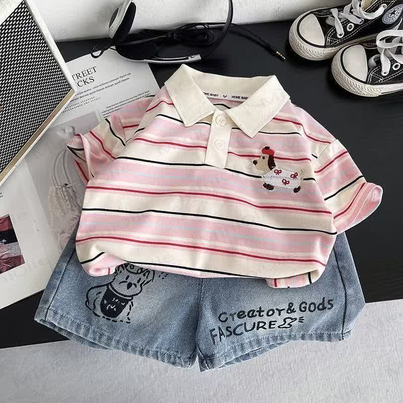 Completo da 2 pezzi con polo a righe ricamata e pantaloncini di jeans per bambini piccoli o maglietta - Completo composto da maglietta e pantaloncini rosa - 4-5T - image 1