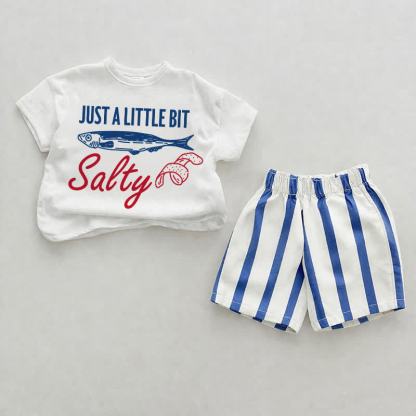 JUST A LITTLE BIT SALTY Baby Fish Completo due pezzi con pantaloncini a righe verticali bianche e blu - Bianco e Blu - 2-3T - image 1