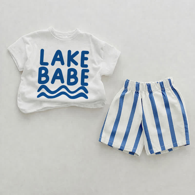 Completo due pezzi con pantaloncini a righe verticali azzurre LAKE BABE - Bianco e Blu - 2-3T - image 1