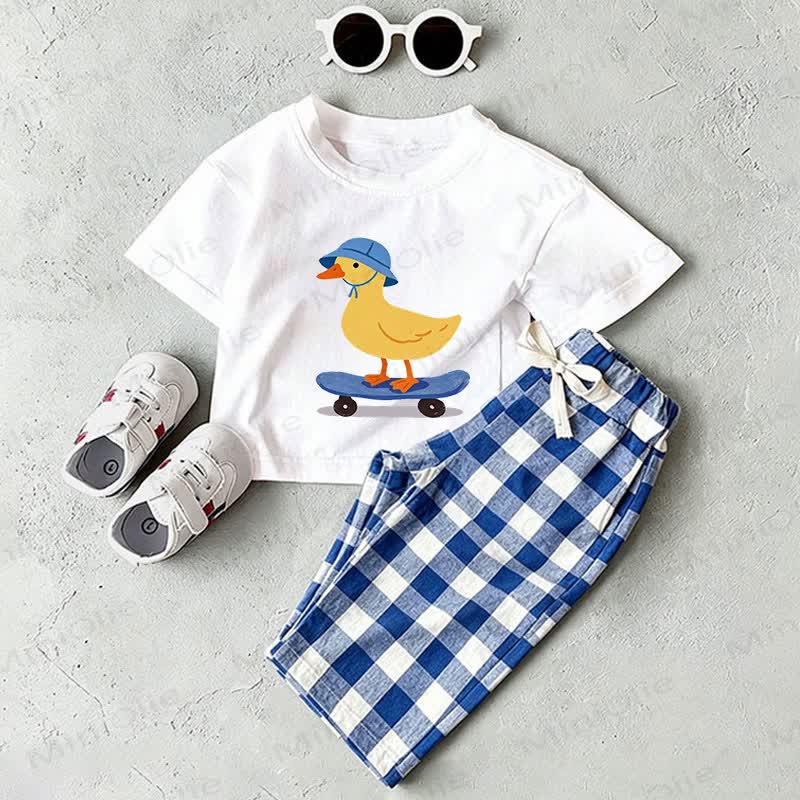 Completo da 2 pezzi per neonati composto da t-shirt bianca con stampa di anatre e pantaloni a quadri blu. - Bianco e Blu - 2-3T - image 1