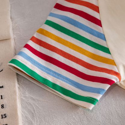 Maglietta beige per bambini con stampa di cibo e animali. - image 9
