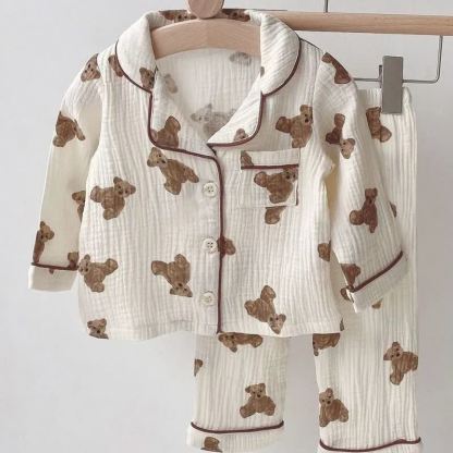 Pigiama per bambini composto da maglietta a maniche lunghe e pantaloni con stampa animalier/tinta unita. - Orso beige - 10-11T - image 1