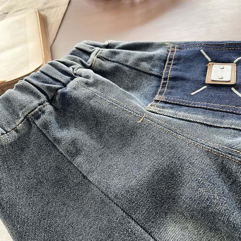 Completo per neonato/a con stampa bassotto, composto da felpa con colletto a strati e pantaloni in denim. - image 13