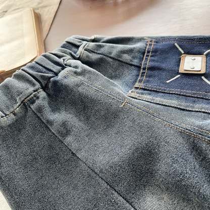 Completo per neonato/a con stampa bassotto, composto da felpa con colletto a strati e pantaloni in denim. - image 13