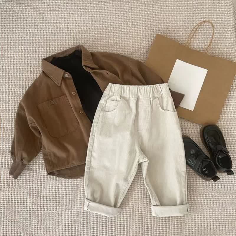 Completo da bambino composto da camicia marrone e pantaloni beige (due pezzi). - Set marrone - 6T - image 1
