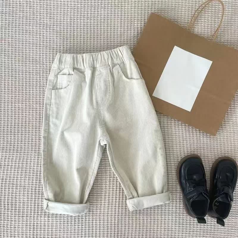 Completo da bambino composto da camicia marrone e pantaloni beige (due pezzi). - Pantaloni beige - 6T - image 3