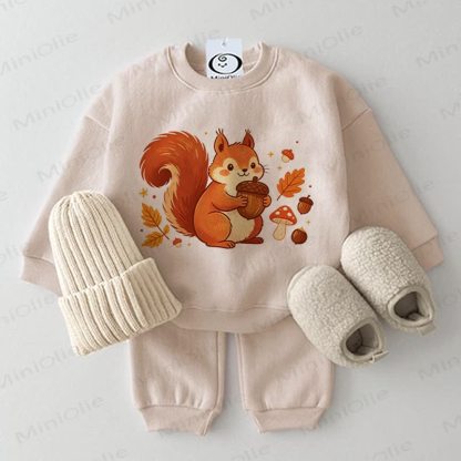 Completo per neonati in due pezzi, beige, con stampa di scoiattolo in stile cartone animato. - Beige - 2-3T - image 1
