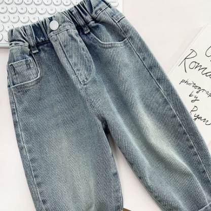 Pantaloni in denim blu vintage a vestibilità comoda per bambino. - image 3