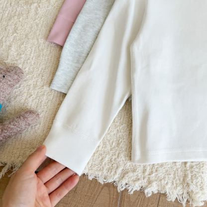 Pigiama per bambini composto da maglietta girocollo e pantaloni in tinta unita, due pezzi. - image 13