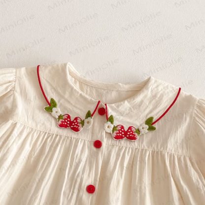 Camicia con colletto Peter Pan e maniche a sbuffo con ricami di fragole. - image 3