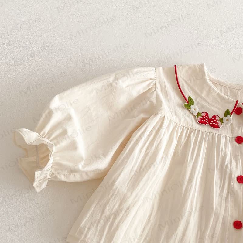 Camicia con colletto Peter Pan e maniche a sbuffo con ricami di fragole. - image 6