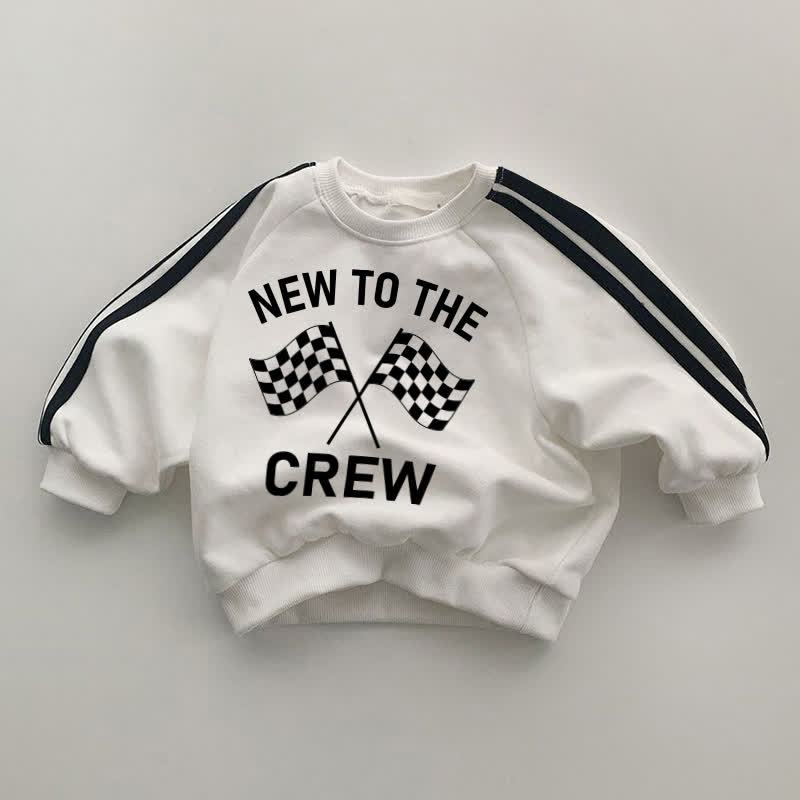 NUOVO ARRIVO NELLA SQUADRA Maglietta bianca a maniche a righe nere con stampa di un bambino e macchina da corsa - Bianco - 2-3T - image 1
