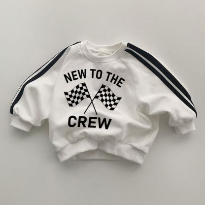 NUOVO ARRIVO NELLA SQUADRA Maglietta bianca a maniche a righe nere con stampa di un bambino e macchina da corsa - Bianco - 2-3T - image 1